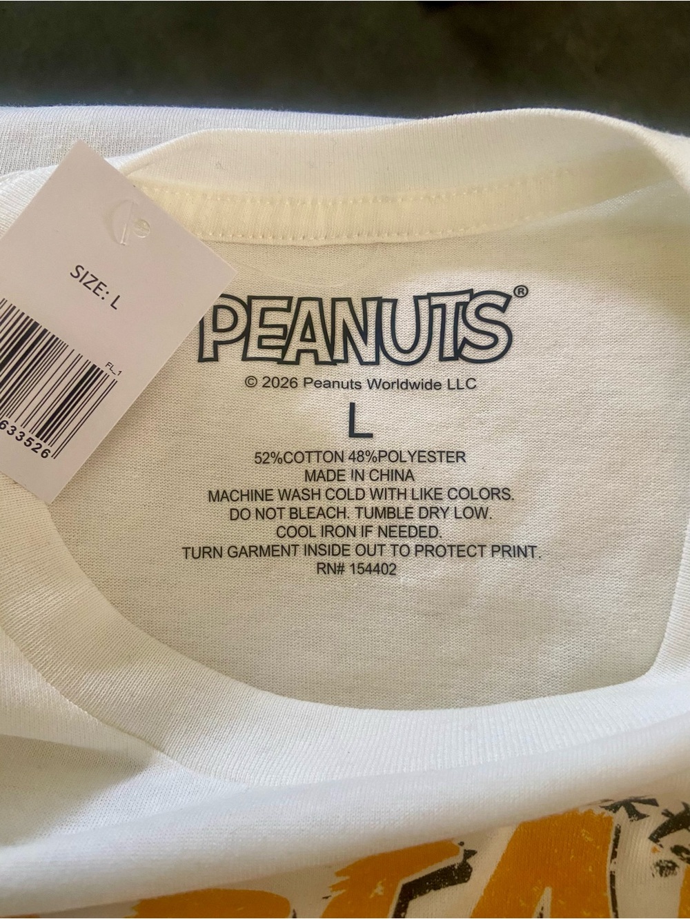 💜🎃🖤HALLOWEEN! Peanuts “The Great Pumpkin” Unisex LARGE cream-colored tee🖤🎃💜 - Picture 3 of 5